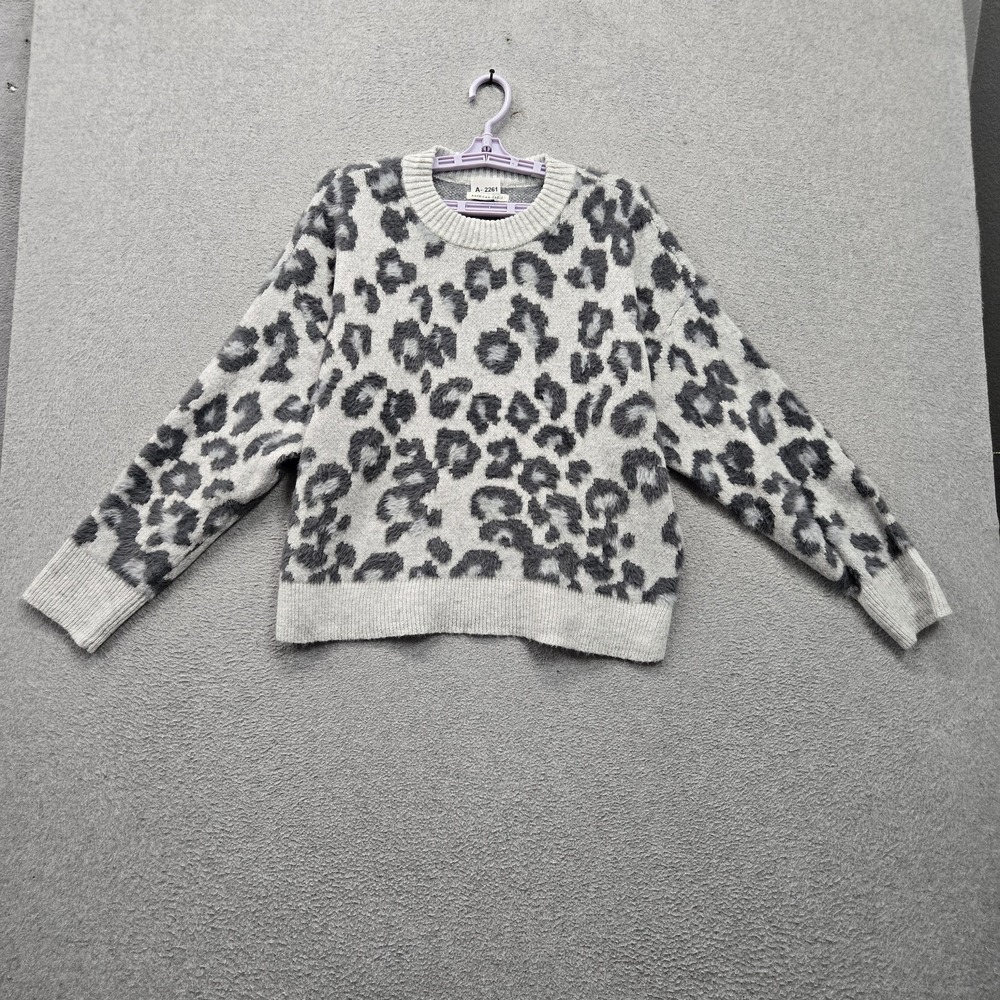American Eagle Outfitters Women Sweater S Gray Animal Print NWT